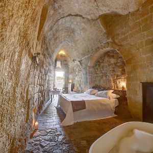 Classic Room Cave